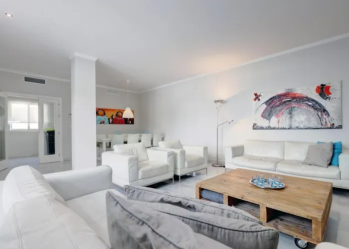 Mirador De La Cala * إِستيبونا